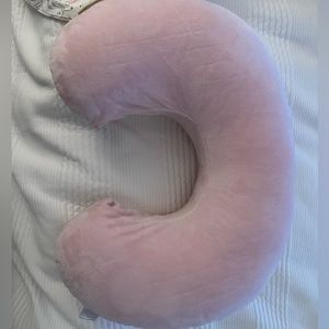 Boppy pillow bundle with 2 covers